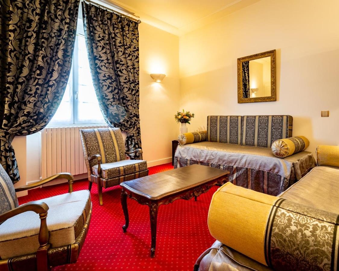 Hotel Restaurant Le Centenaire Les Eyzies Экстерьер фото
