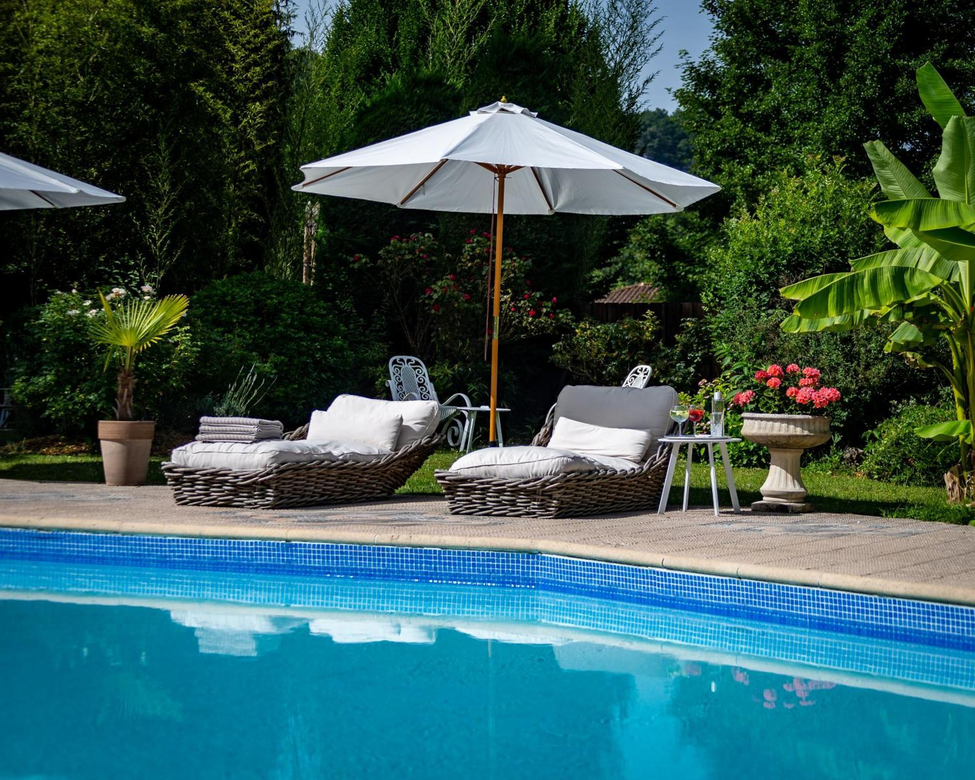 Hotel Restaurant Le Centenaire Les Eyzies Экстерьер фото