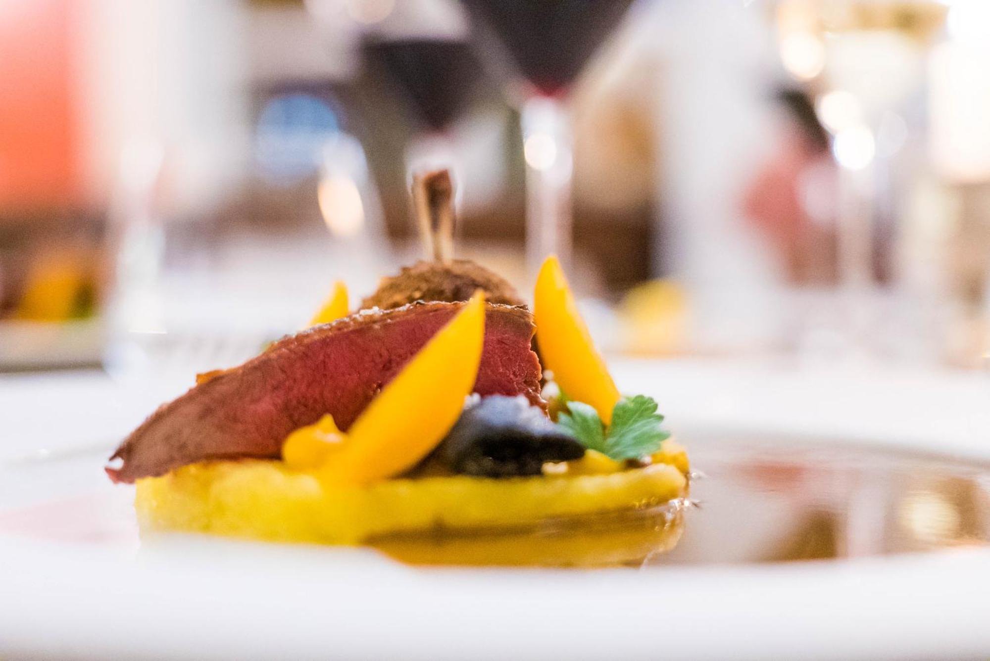 Hotel Restaurant Le Centenaire Les Eyzies Экстерьер фото